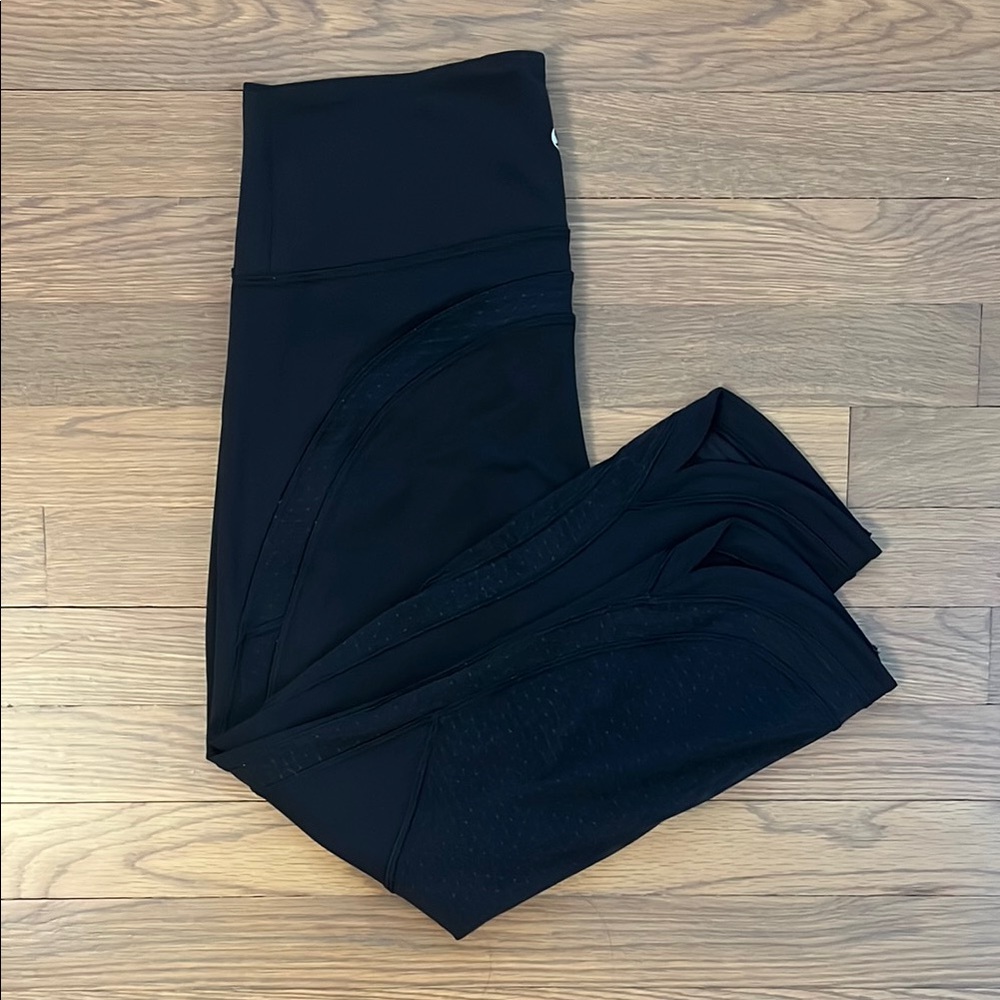Lululemon revitalize Crop leggings mesh inserts sz 8